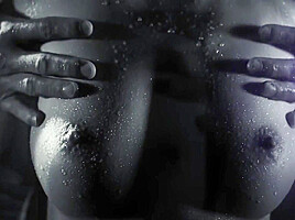 She Comes In Colors 3