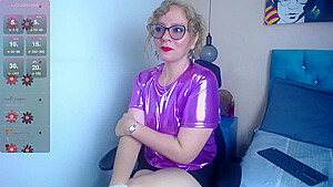 Big Ass Busty Hot Webcam Blonde Mature Show