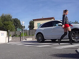 Leila and Jade have a little secret… – Jacquie et Michel TV