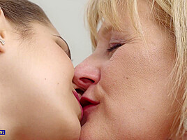 Hot Teen Serina Gomez Has A Pussylicking Afternoon With Her Curvy Big Breasted Stepmom Catherine Can