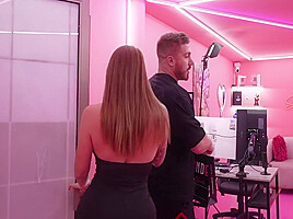 Clothing Saleswoman Gets Fucked By Her Muscular Foreign Client – Sara Blonde And Blonde Sara
