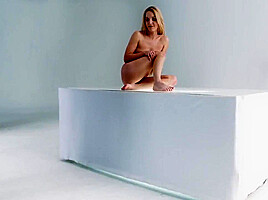 White Room Extreme With Hanna